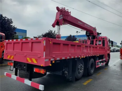 12 tons XCMG 6x4 Truck mounted Crane