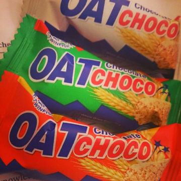 oat chocolate biscuit