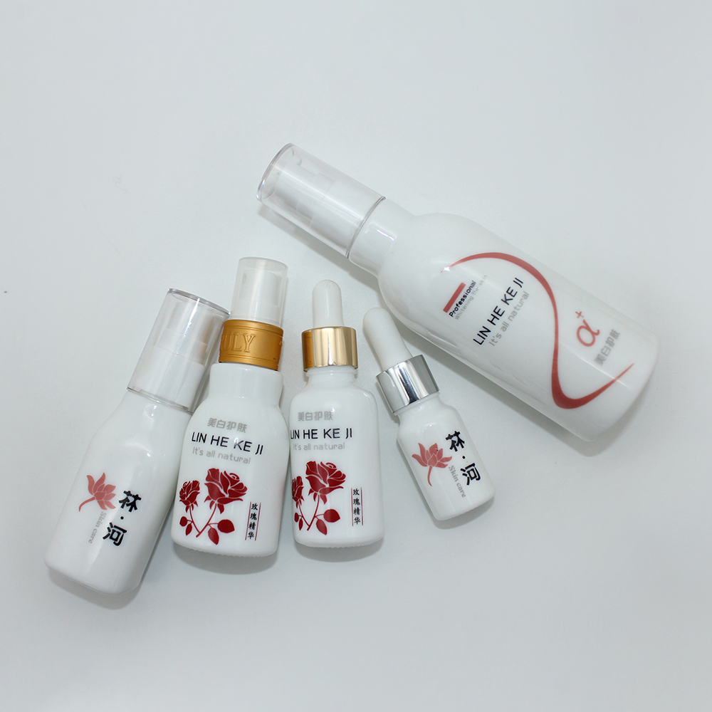 White Glass Bottle For Cosmetic Packaging