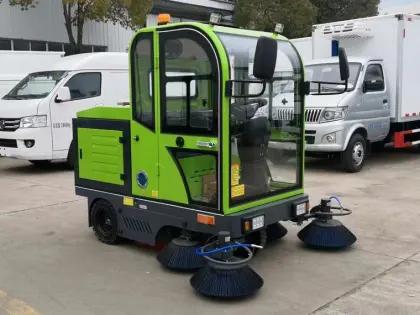 New energy Industrial driving sweeper fully enclosed sweeper