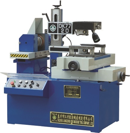 DK7735 متوسطة السرعة CNC الجهاز قطع الأسلاك