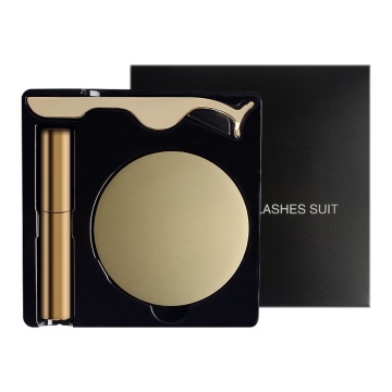 one paris magnetic eyelashes set in golden box