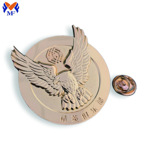 Металлический значок с изображением орла на заказ