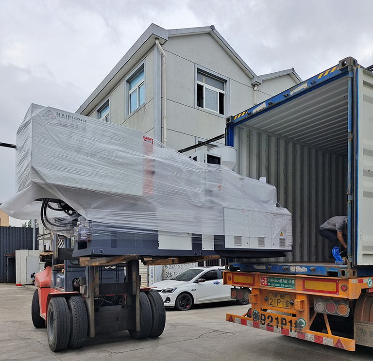 Strong Clamping Plastic Molding Machine Injection Machine
