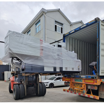 Strong Clamping Plastic Molding Machine Injection Machine