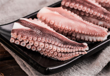 boiled octopus split slice