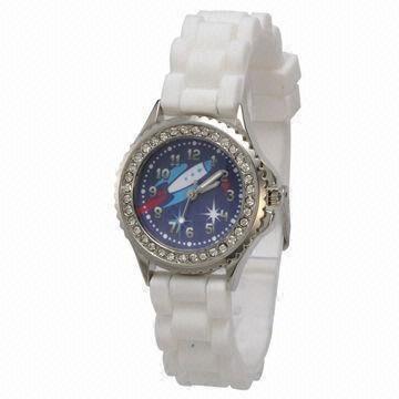 Quartz Analog Watch, Automatic and Harmless to Body, Customized Specifications Welcomed