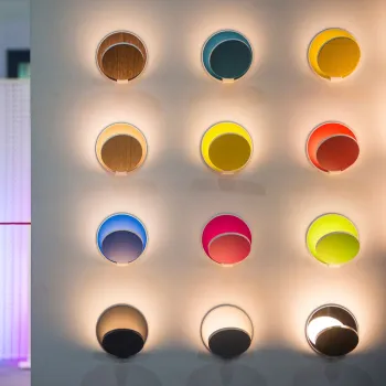 Customizable Modern 90° Rotatable & Adjustable Wooden Bedside Wall Lamp with LED Light - Perfect for Bedrooms & Restaurants