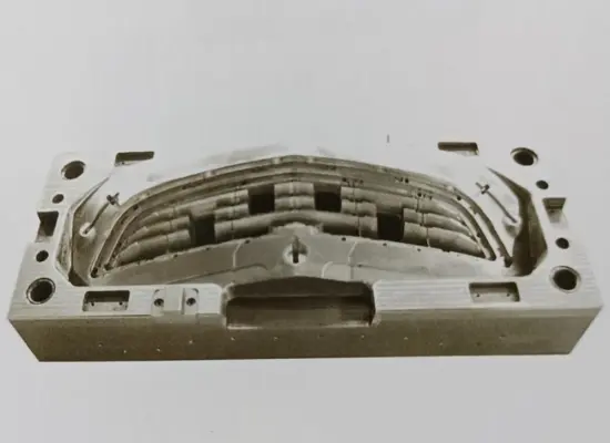 Taizhou plastic automobile parts bumper injection mould