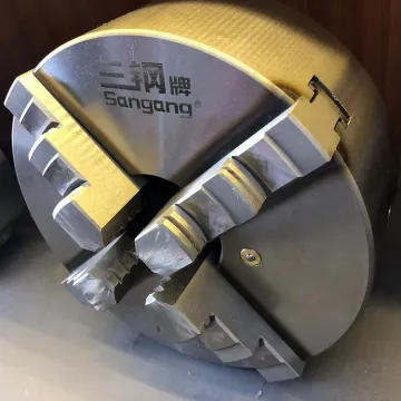 Adjustable Self-Centering Manual Lathe Chuck: Three-Jaw Self-Centering Chuck Tool