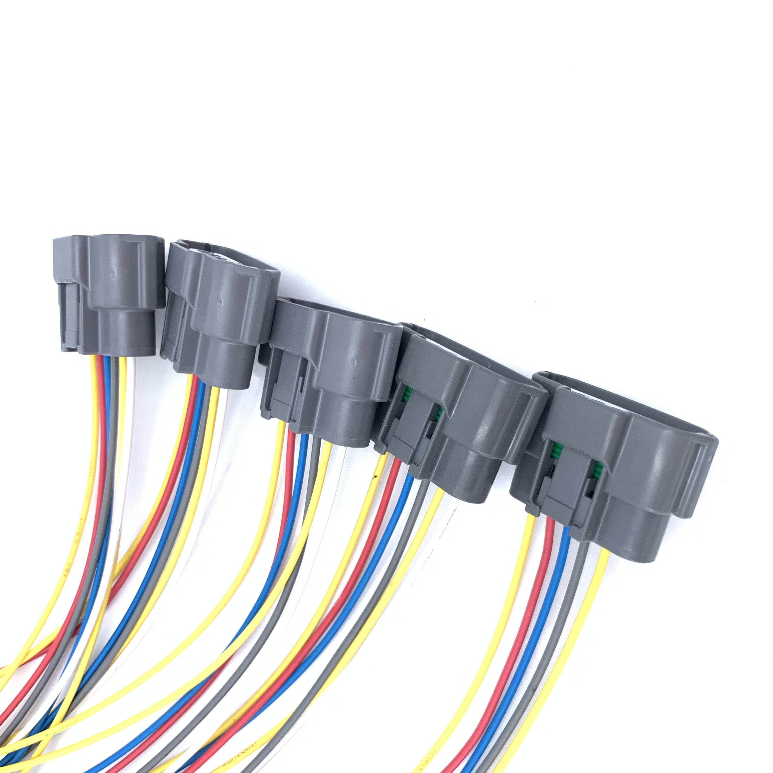 Automobile Ignition Controller Harness Plug with Terminals