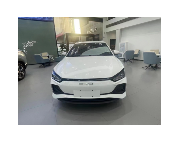 BYD E2 Mobil Listrik Baru
