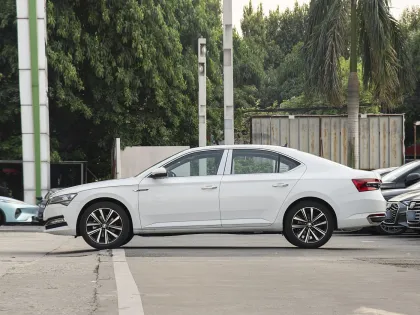 2025 Skoda Superb TSI280 DSG Premium