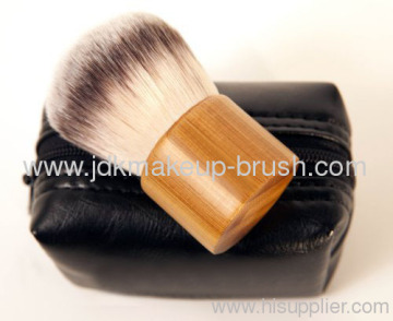 Synthetische Haare Kabuki Brush mit Bambus-Griff und Mini Tasche