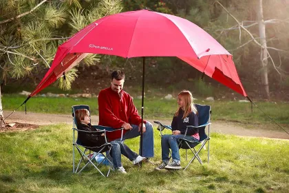 Green Beach Umbrella: The Perfect Family Size Outdoor Shade for Summer