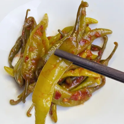 Crispy and refreshing pickled pepper