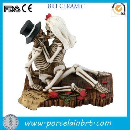 Collective "Love Never Dies" polyresin Skeleton Sculpture