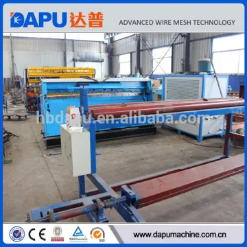 Welded roll wire mesh making machine