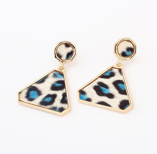 Europe bergaya segitiga drop anting-anting Leopard cetak Ratu temperamen musim panas gaya paduan logam emas resin drop earrings