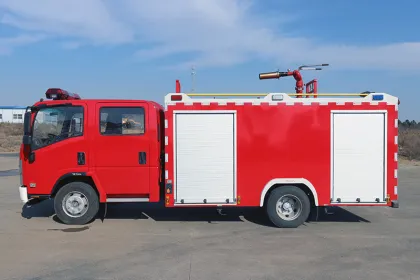 Isuzu 4CBM Foam Fire Truck