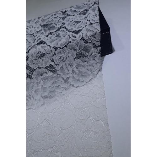 Tessuto in pizzo con motivo a fiori grandi bianchi in cotone nylon