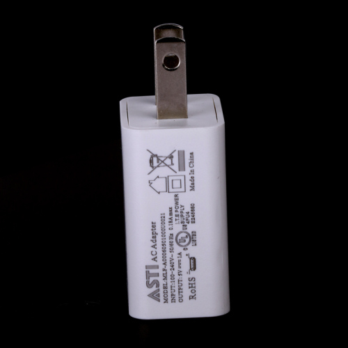 شاحن الهاتف الخليوي USB 5V1A للولايات المتحدة مع UL FCC السادس بنفايات