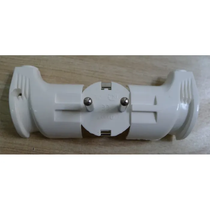 Заземленная вилка европейского стандарта (P8054)