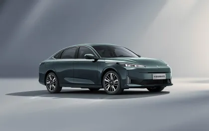 Chang'an Qiyuan A05: Fast Charging Plug-In Hybrid Electric Vehicle