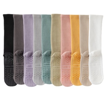 Wholesale Custom Logo Crew Socks for Women and Girls