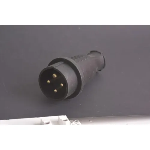 Немецкая трехфазная вилка 3P+E 32A/380V P6661