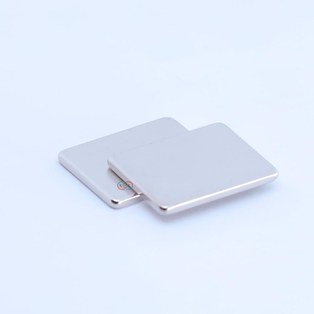 SQUARE NEODYMIUM MAGNET