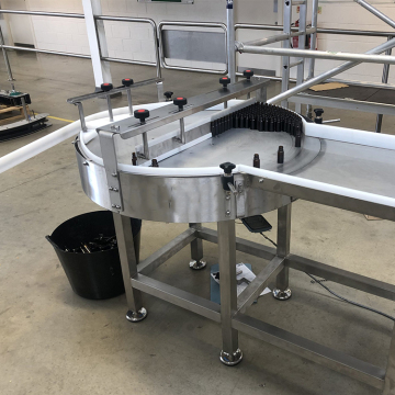 Customized Bottle Stacking Chain Conveyor System for Beverages in Factory
