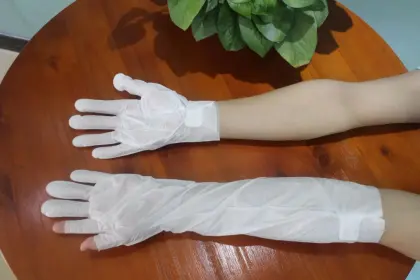 Aromatherapy Moisturizing Natural Silk Hand Mask