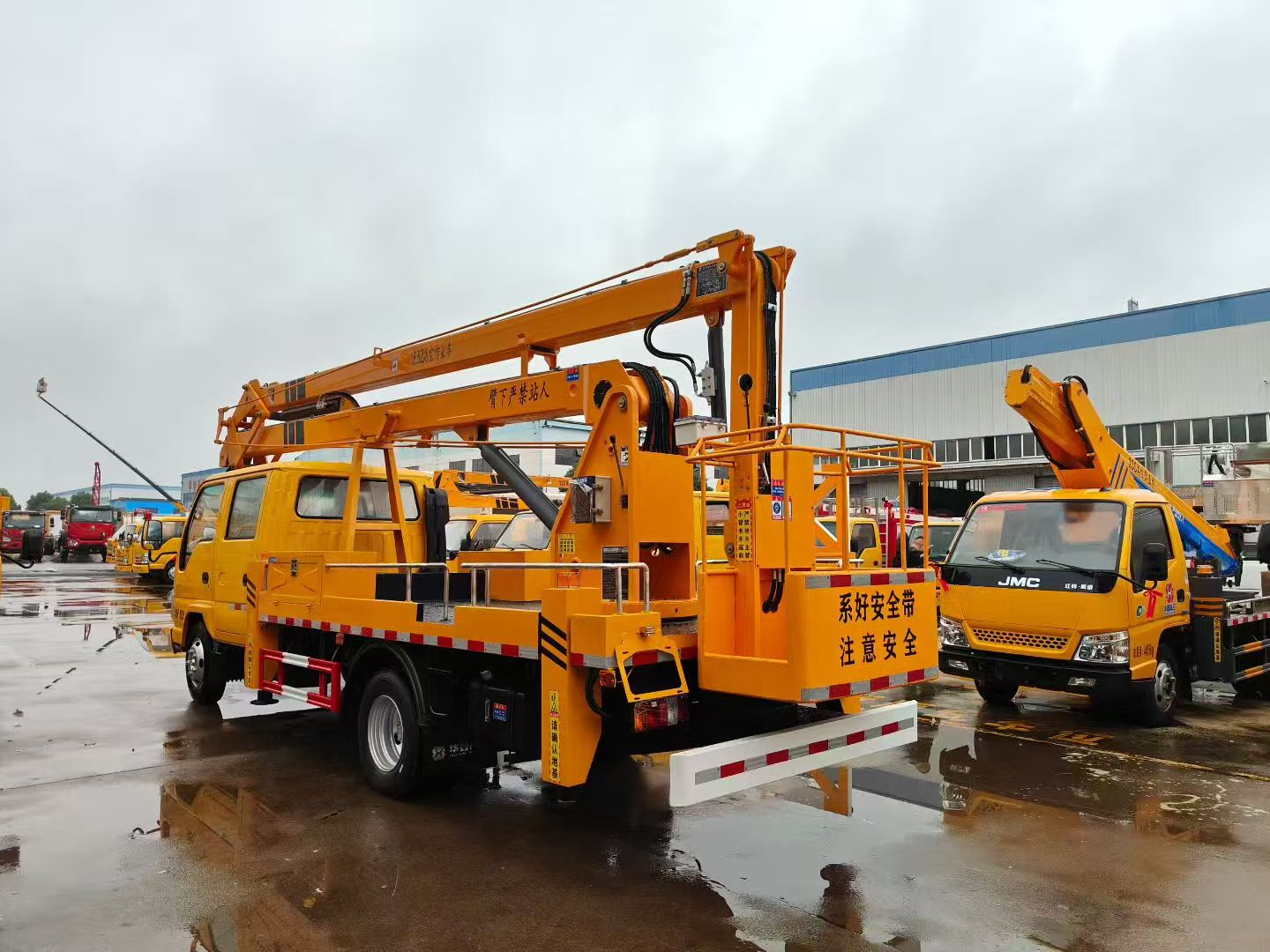 Aerial Access Platform Truck with Telescopic Reach