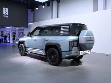 Byd Yangwang U8 New Electric EV Car 4x4