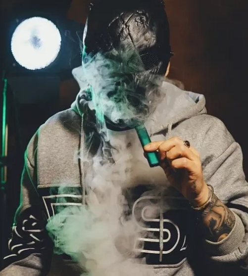 Which is more harmful to the body, e-cigarettes or cigarettes?