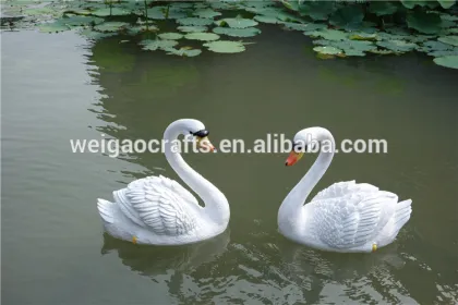 resin swan sculpture for garden decoration