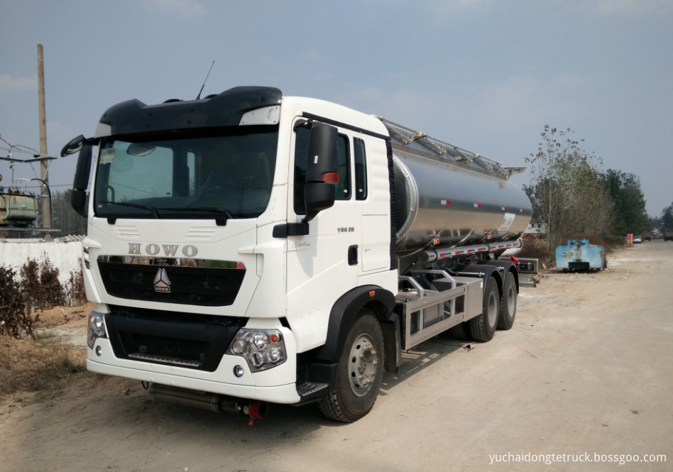 HOWO 20CBM Aluminum fuel tank truck