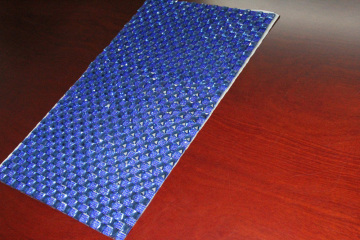Vidrio azul y rojo Un rhinestone