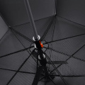 Paraguas recto exterior con ventilador y señor.