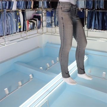 Herren braune Jeans Großhandel dünn