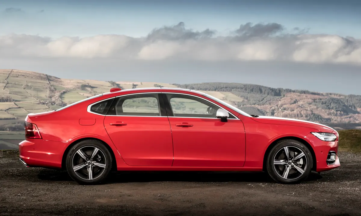 A red Volvo S90