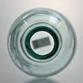 Высокие прозрачные зеленые цветные стеклянные вазы из бутылочки