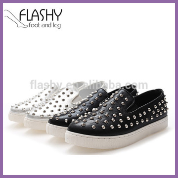 Wholesale women rivet shoes spike sneakers flat shoes