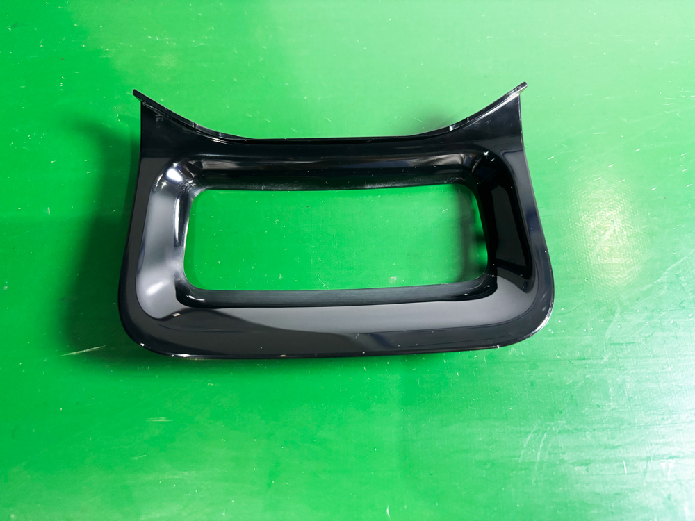 Phần đúc phun - Tấm ốp nhỏ vô lăng