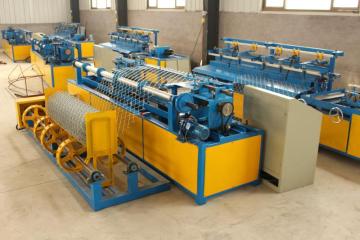 diamond shape fence netting machine