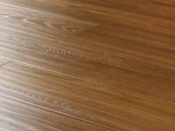 Hand Scraped/Distressed Laminate Floor (Y301)