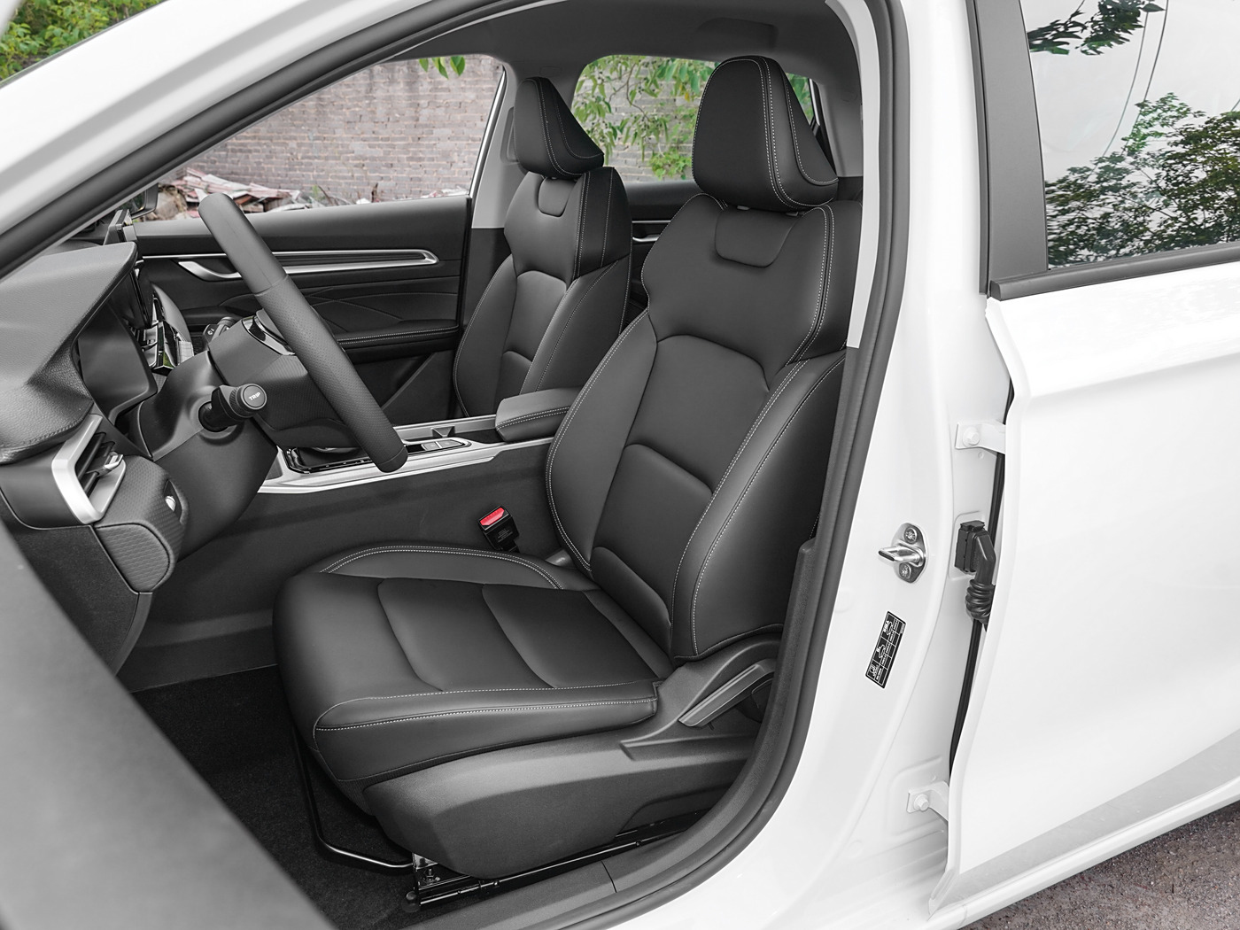 Geely Emgrand Affordable Sedan with Good Fuel Economy