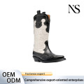 Botas cowboy estilo western en blanco y negro