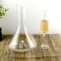 Decanter di vetro di cristallo ondulato